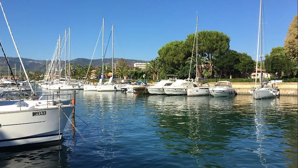 Portorosa Villa Sole フルナリ 0*,